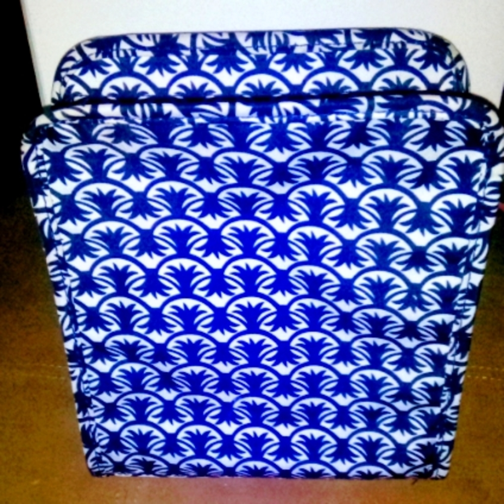 Estee Lauder Make-up Bag with Clear Back